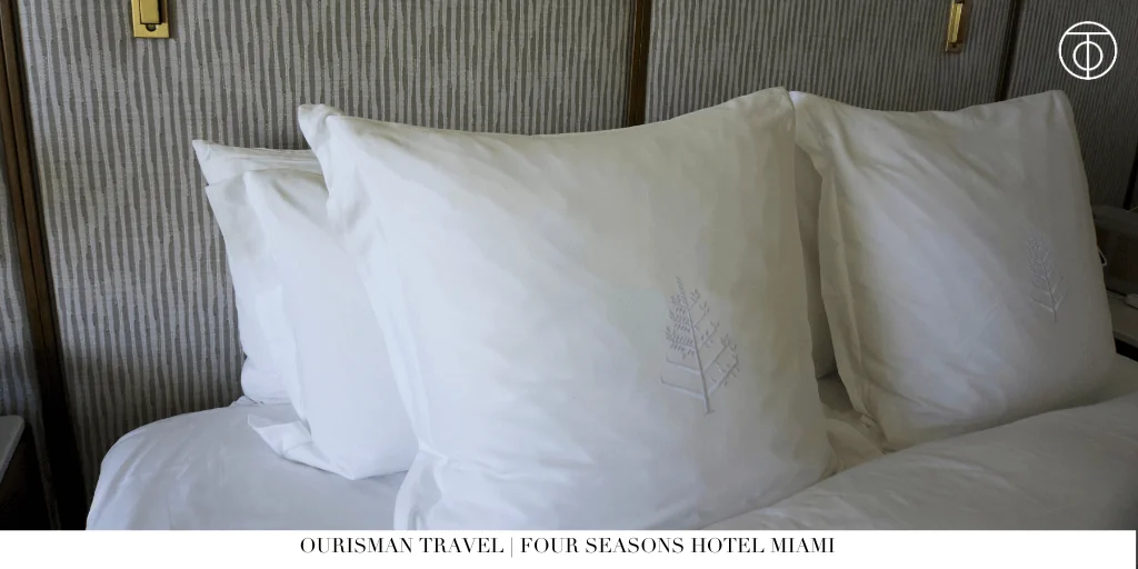 Four Seasons Miami Premier Bayfront Room bed